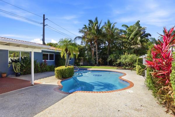 Central Oakland Park, 3381 NE 8th Ave, Oakland Park, Florida 33334, image 2
