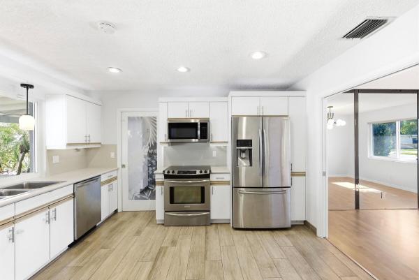 Central Oakland Park, 3381 NE 8th Ave, Oakland Park, Florida 33334, image 1