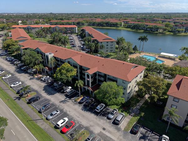 Hawthorne At Century Village, 1200 SW 130th Ave #402G, Pembroke Pines, Florida 33027, image 2