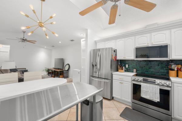 1433 Captains Walk #18d, Fort Pierce, Florida 34950, image 2