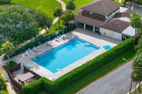 1433 Captains Walk #18d, Fort Pierce, Florida 34950, image 2