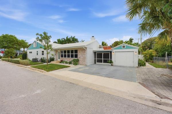 Lake Worth Town, 831 N Lakeside Dr, Lake Worth Beach, Florida 33460, image 1