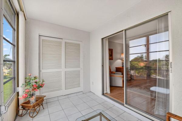 Village Royale Greenbriar, 2515 NE 1st Ct #4020, Boynton Beach, Florida 33435, image 2