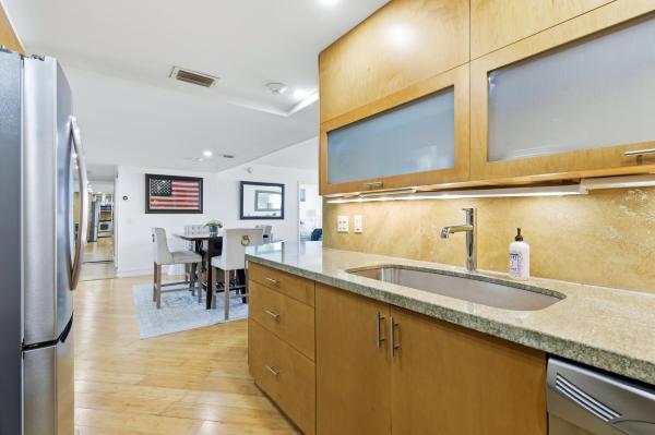 The Palm Beach House, 5600 N Flagler Dr #910, West Palm Beach, Florida 33407, image 1