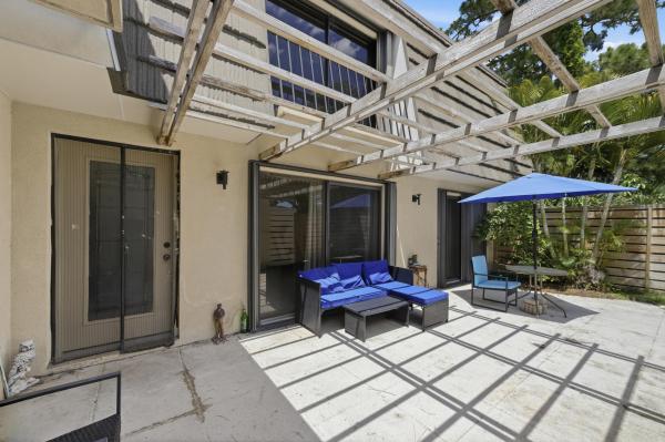 Glenwood Townhomes, 1519 15th Ter, Palm Beach Gardens, Florida 33418, image 1