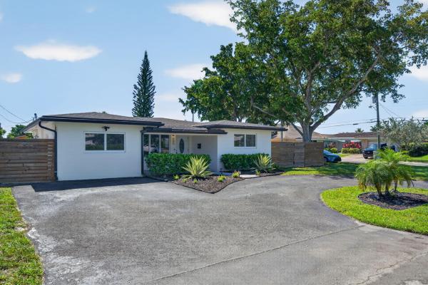 Norwood, 850 SE 1st Ave, Pompano Beach, Florida 33060, image 1