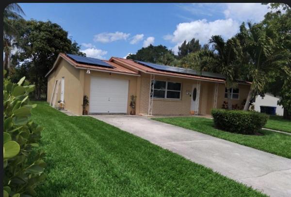 Lake Park Residential, 729 Ilex Ct, Lake Park, Florida 33403, image 3