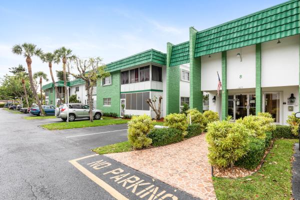 Castle Gardens, 2271 NW 48th Ter #111, Lauderhill, Florida 33313, image 2
