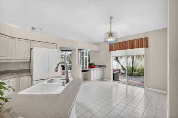 Villa D'Este, 48 Via Del Corso, Palm Beach Gardens, Florida 33418, image 1