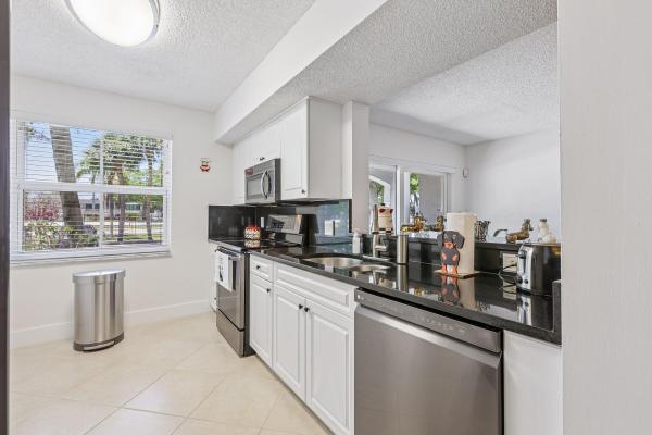 La Via, 9625 NW 1st Ct #11101, Pembroke Pines, Florida 33024, image 2
