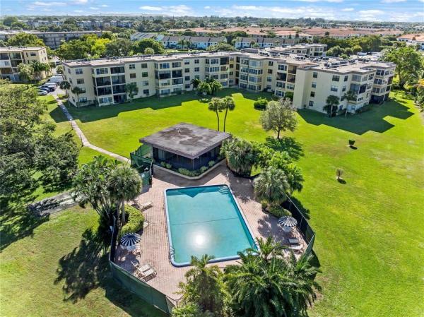Isle Of Boca Dunes, 9355 SW 8th St #109, Boca Raton, Florida 33428, image 2