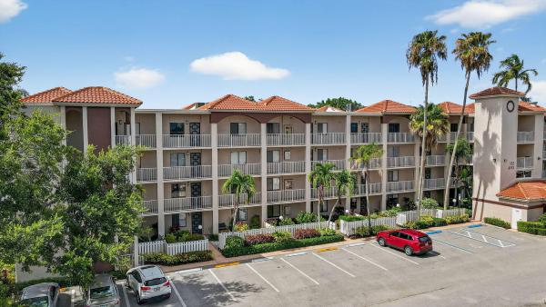 Huntington Pointe, 6193 Pointe Regal Cir #402, Delray Beach, Florida 33484, image 1