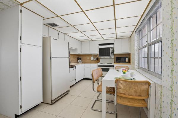Palm-Aire Country Club 9, 806 Cypress Blvd #408, Pompano Beach, Florida 33069, image 1