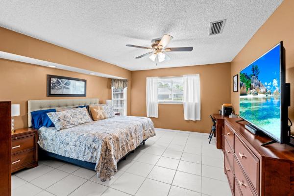 Sugar Pond Manor, 986 Cherry Ln, Wellington, Florida 33414, image 2