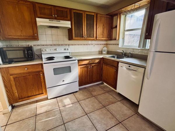 The Club Quarters At Raintree, 11201 SW 13th St #103, Pembroke Pines, Florida 33025, image 3