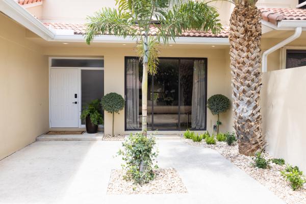 Patio Homes, 104 Old Meadow Way, Palm Beach Gardens, Florida 33418, image 2