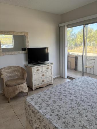 128 Norwich F, West Palm Beach, Florida 33417, image 2