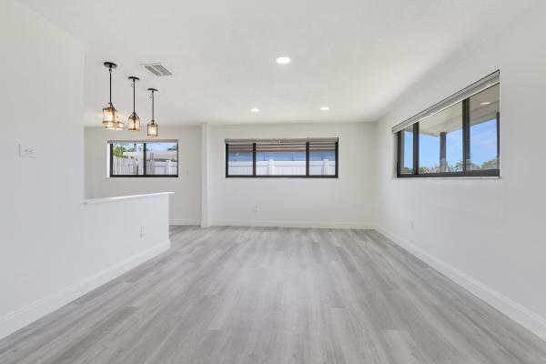 Palm Beach Square, 9291 Bloomfield Dr, Palm Beach Gardens, Florida 33410, image 1