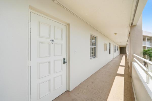 Palm-Aire Country Club 6, 3800 Oaks Clubhouse Dr #410, Pompano Beach, Florida 33069, image 2