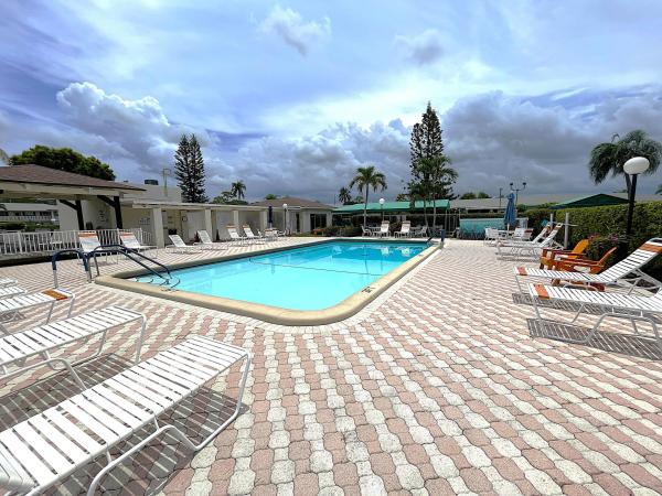 The Pines Of Delray, 2431 Del Aire Blvd #115-D, Delray Beach, Florida 33445, image 1