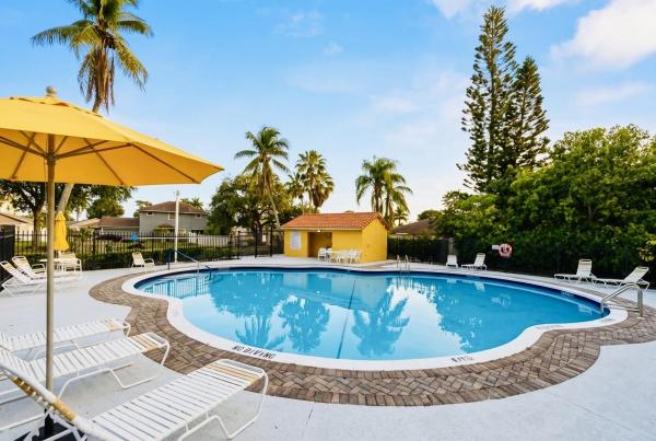 The Courts At Boynton Place, 10359 Boynton Place Cir, Boynton Beach, Florida 33437, image 2