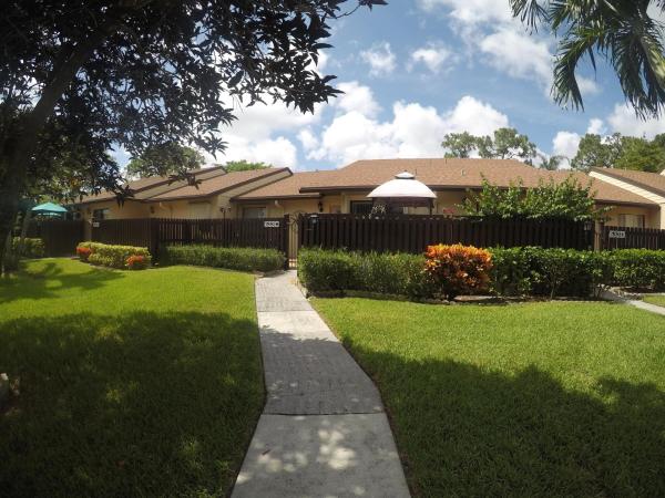 Pine Ridge North 2, 633 Sea Pine Way #C, Greenacres, Florida 33415, image 3