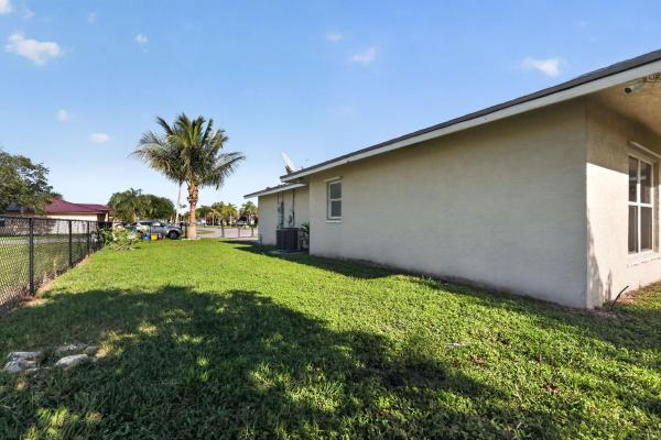 Hillsboro Estates, 138 Dabou Loop, Belle Glade, Florida 33430, image 1