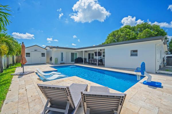 Pasadena Lakes, 8651 NW 18th St, Pembroke Pines, Florida 33024, image 1