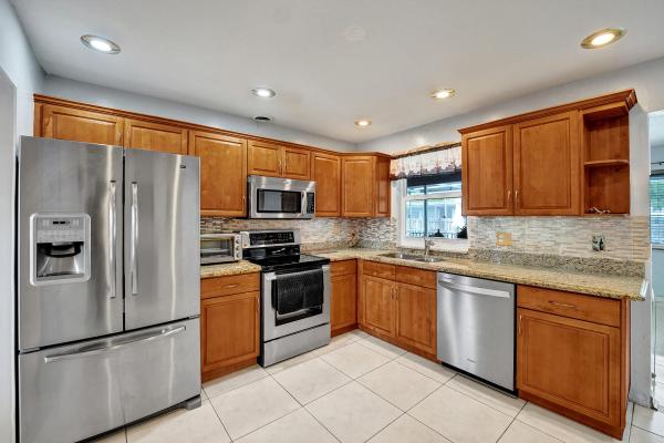 Pembroke Lakes, 1710 NW 111th Ter, Pembroke Pines, Florida 33026, image 1