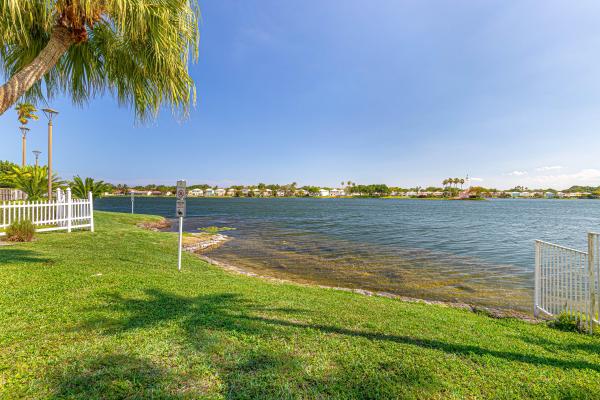 Fay’s Cove At Coral Bay, 6466 Buena Vista Dr, Margate, Florida 33063, image 1