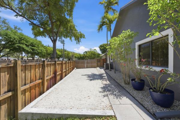 Pembroke Lakes, 1630 NW 118th Ter, Pembroke Pines, Florida 33026, image 1