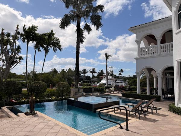 792 Harbour Isle Ct, West Palm Beach, Florida 33410, image 1