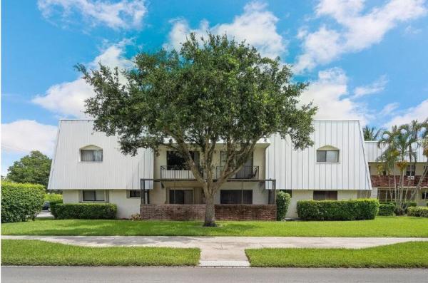 Centre Hill Courts, 875 NW 13th St #4050, Boca Raton, Florida 33486, image 1