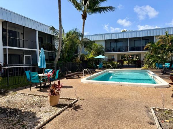 Centre Hill Courts, 875 NW 13th St #405, Boca Raton, Florida 33486, image 1