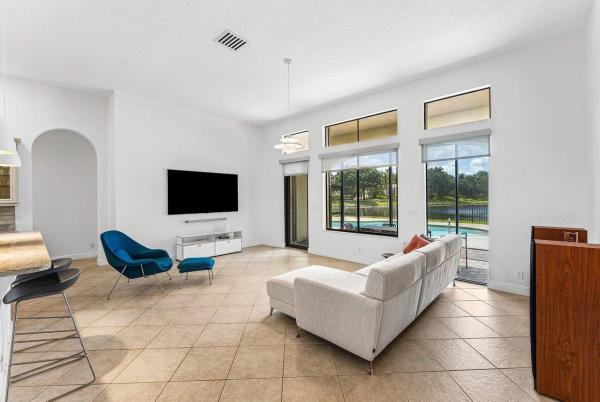 Versailles At Wellington, 3592 Collonade Dr, Wellington, Florida 33449, image 3