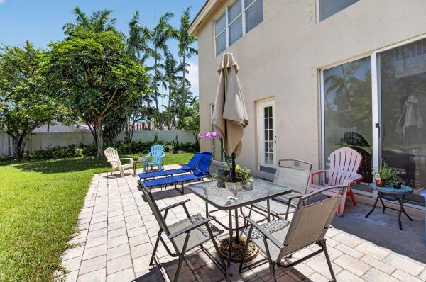 6207 Shadow Tree Ln, Lake Worth, Florida 33463, image 2