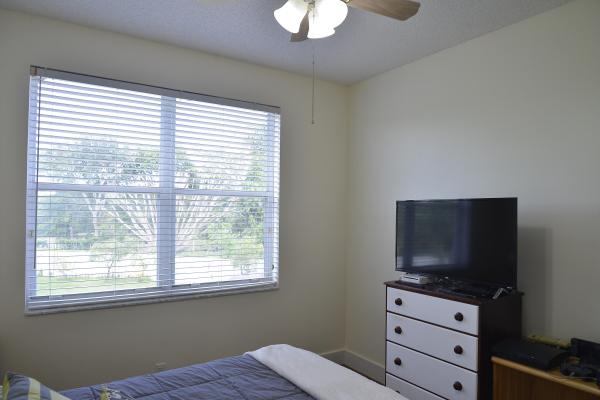 6207 Shadow Tree Ln, Lake Worth, Florida 33463, image 2