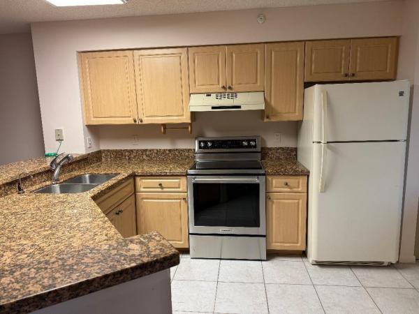Le Club At Cypress Bend, 2205 S Cypress Bend Dr #307, Pompano Beach, Florida 33069, image 2