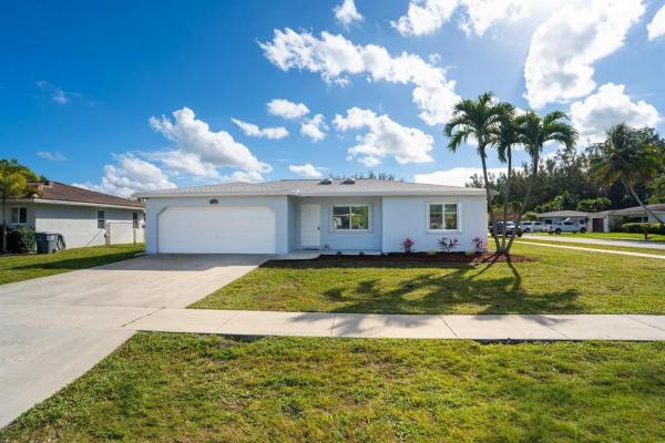 Palmetto Pines, 10910 Stacey Ln, Boca Raton, Florida 33428, image 1