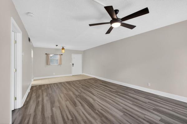 Lori Lynn, 725 Hummingbird Way #109, North Palm Beach, Florida 33408, image 1