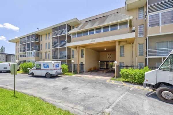 Town Square, 4848 NW 24th Ct #205, Lauderdale Lakes, Florida 33313, image 1