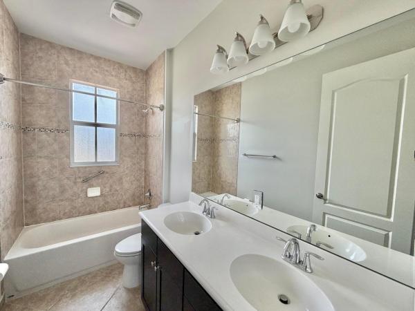 Lucente, 123 N K St #B, Lake Worth Beach, Florida 33460, image 2
