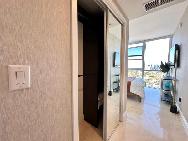 Trump Royale, 18201 Collins Ave #1901, Sunny Isles Beach, Florida 33160, image 2