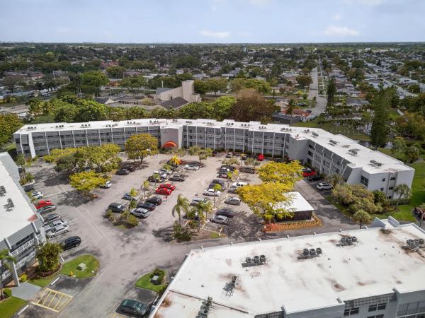 Royal Park Gardens 1, 6570 Royal Palm Blvd #306J, Margate, Florida 33063, image 3