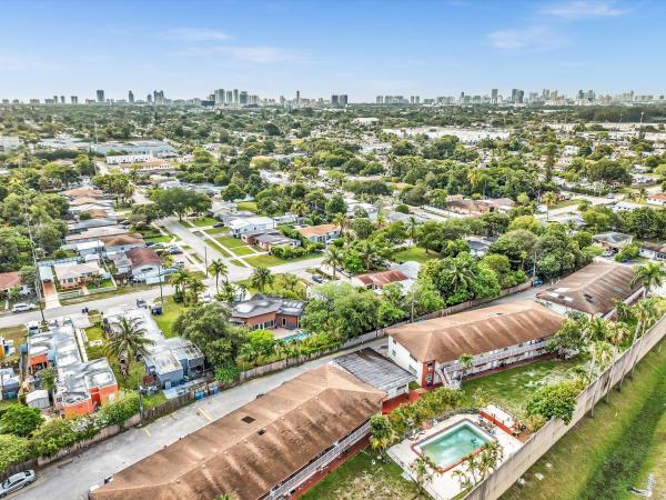 The Town Colony, 2915 Plunkett St #5D, Hollywood, Florida 33020, image 1