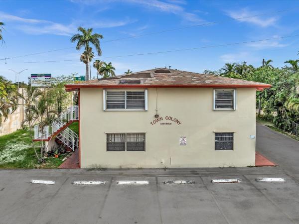 The Town Colony, 2915 Plunkett St #5D, Hollywood, Florida 33020, image 1