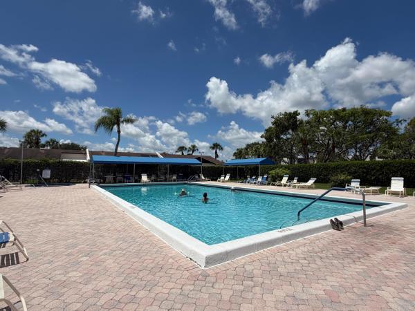 Palmetto At Las Verdes, 5220 Las Verdes Cir #317, Delray Beach, Florida 33484, image 2