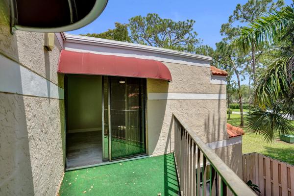 Chateau Wood, 4260 Village Dr #D, Delray Beach, Florida 33445, image 1