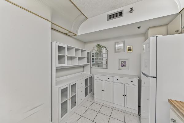 Hillcrest, 3850 Washington St #212, Hollywood, Florida 33021, image 3