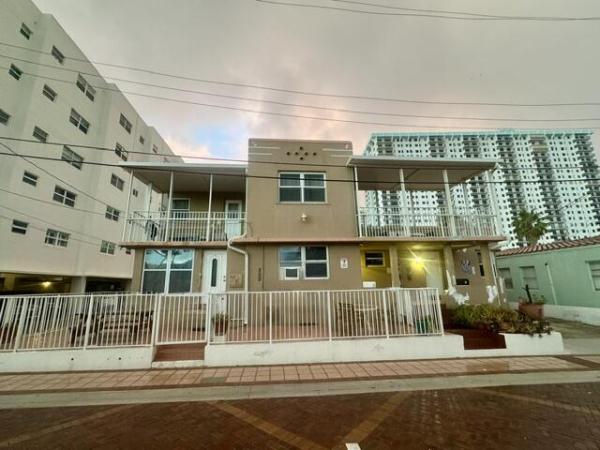 Hollywood Beach, 300 Georgia St #1-5, Hollywood, Florida 33019, image 1
